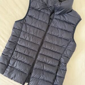 Uniqlo Gray Puffer Vest